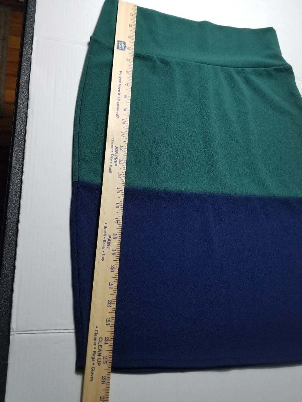 NWT LULAROE WOMEN'S GREEN AND NAVY CASSIE SKIRT SIZE LARGE
